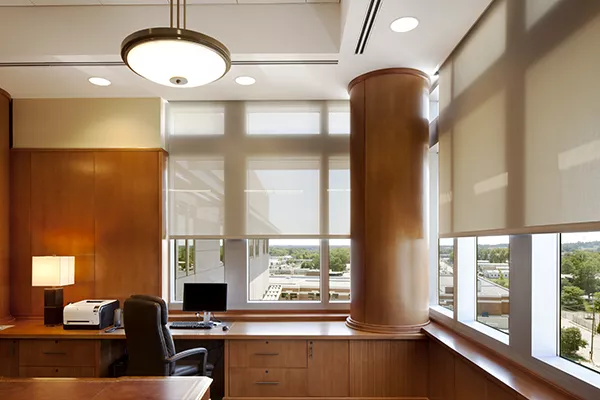 Motorized FlexShade window shades at Jackson Federal Courthouse, Jackson, MS. Photo by Ken West.